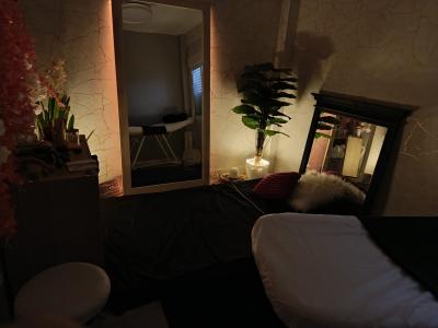 670642689: Chica busca chico en Málaga