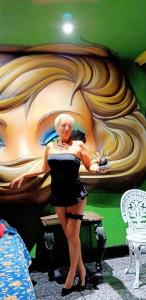 672107425: Chica busca chico en Alicante