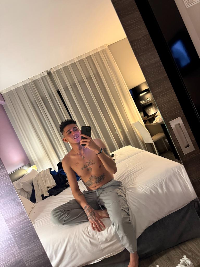 617658902: Chico busca chica en Sevilla