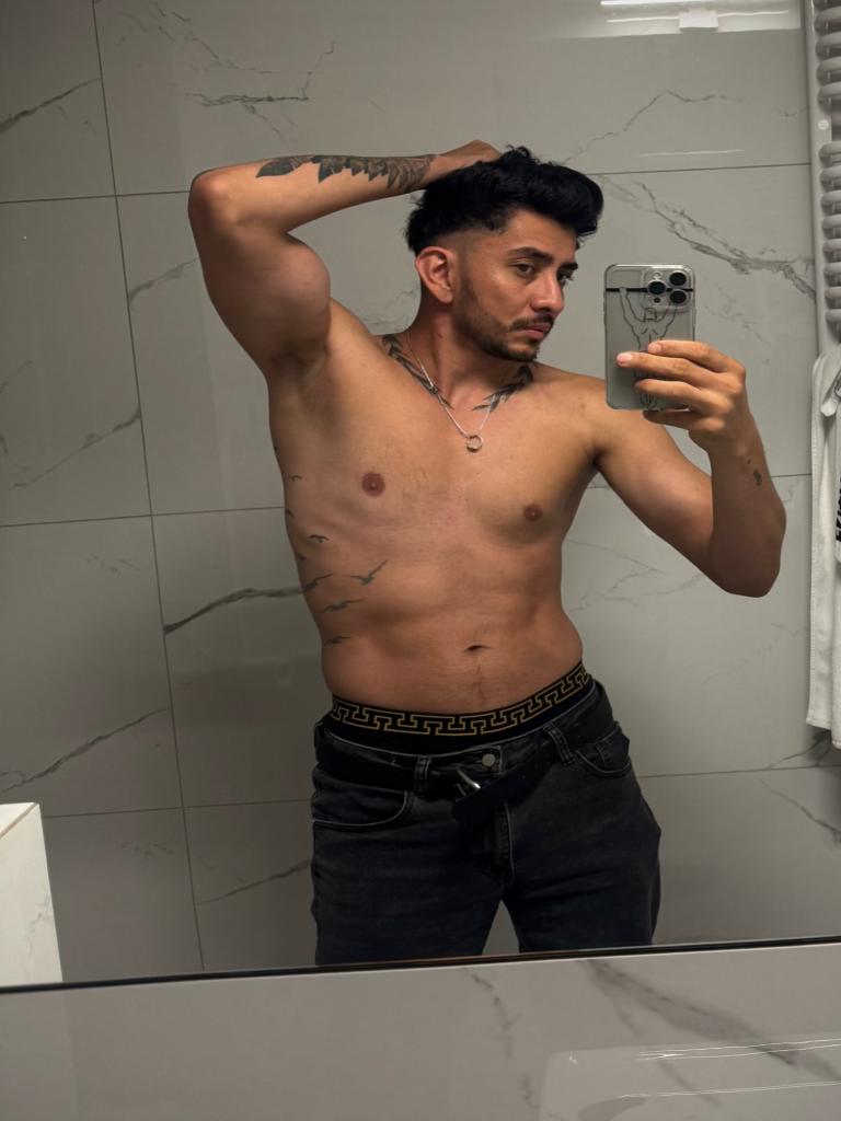 Chico busca chica en Granada: 