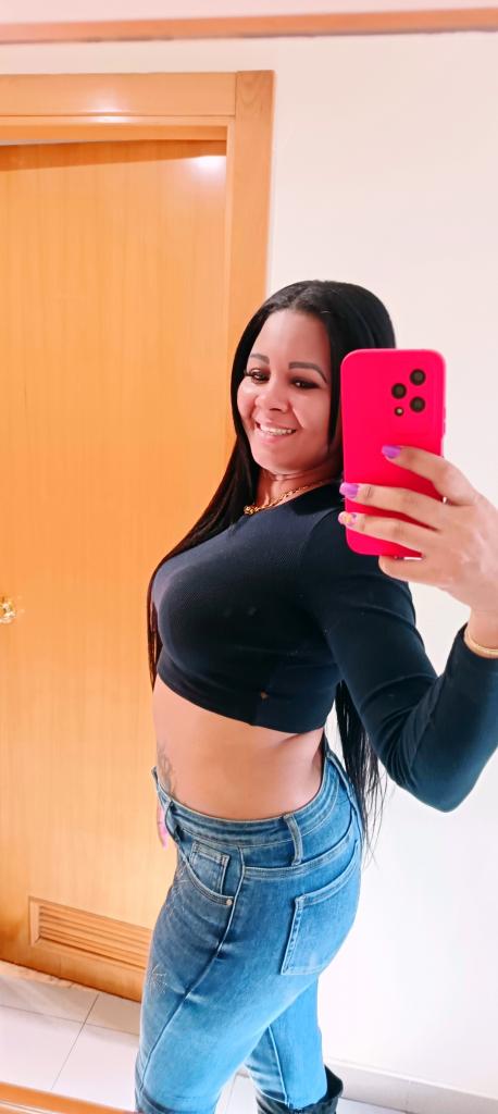 604113086: Chica busca chico en Málaga