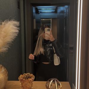 610646064: Chica busca chico en Lérida