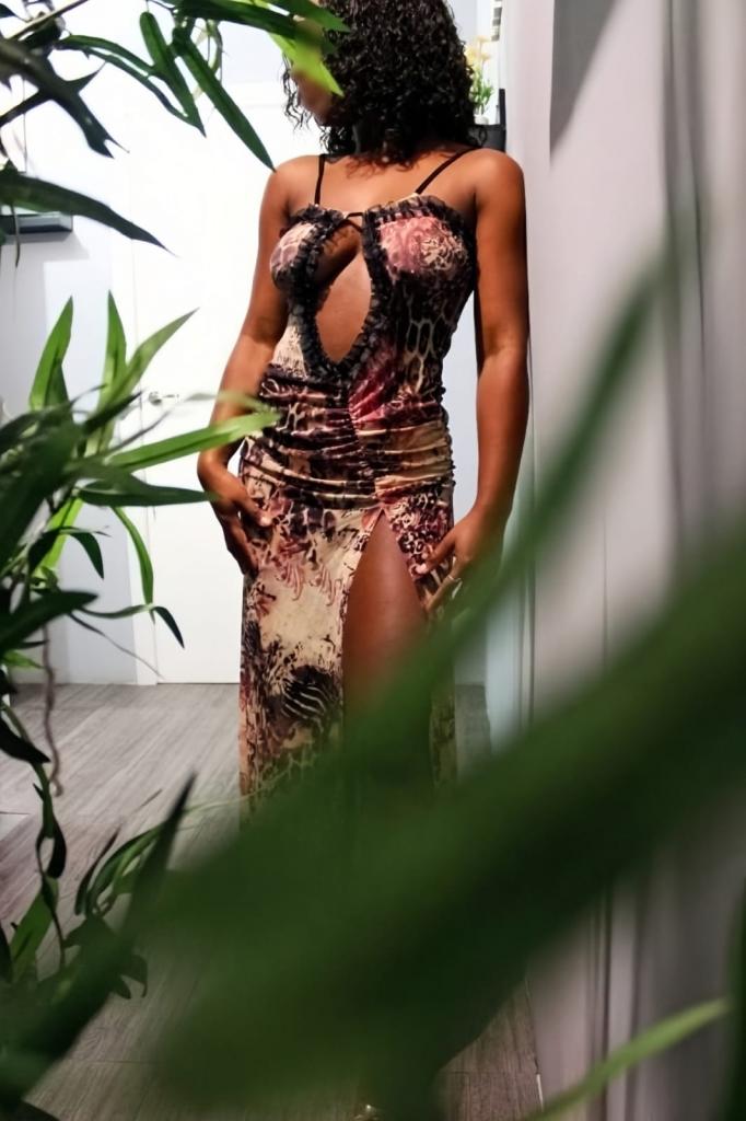 Chica busca chico en Sevilla: 