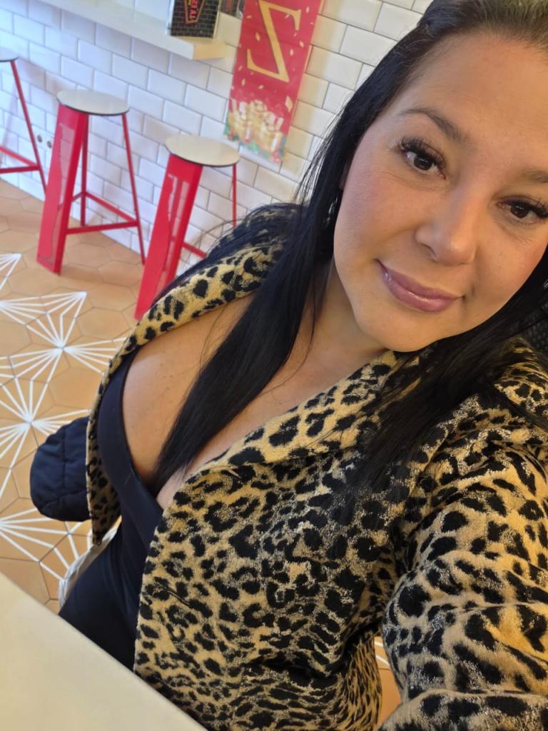 Chica busca chico en Ibiza: 