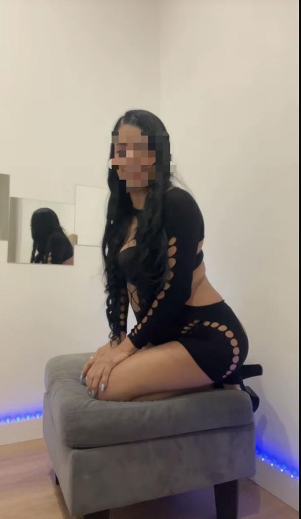 602546894: Chica busca chico en Barcelona