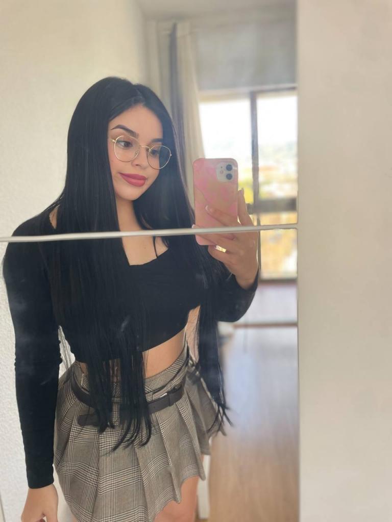 613925604: Chica busca chico en Almería