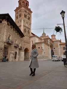 Chica busca chico en Teruel: 