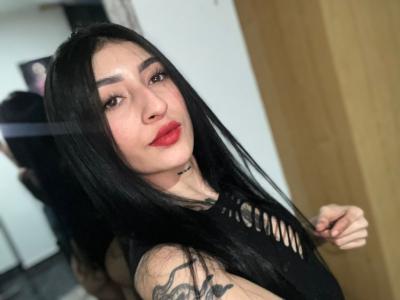 613737544: Chica busca chico en Barcelona