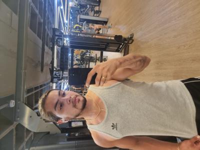 695946614: Chico busca chica en Granada