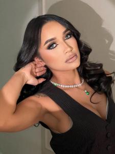 631632239: Chica busca chico en Barcelona