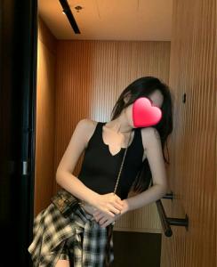 607410618: Chica busca chico en Madrid