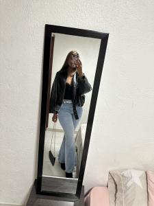 666735521: Chica busca chico en Gerona