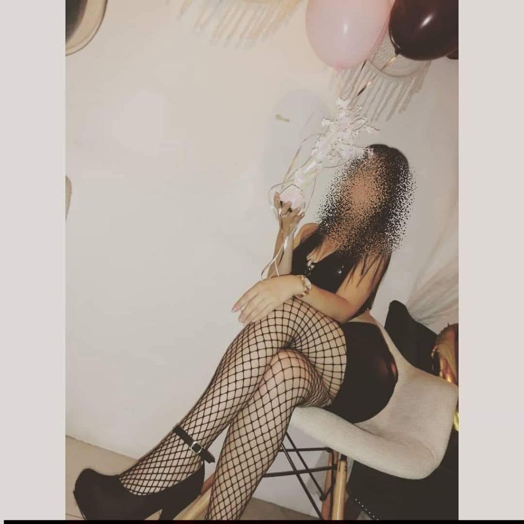 Chica busca chico en Huelva: 