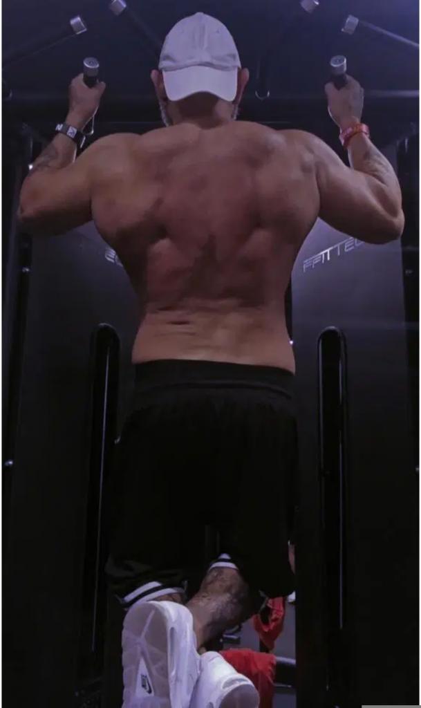 633382376: Chica busca chico en Alicante