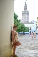 613761211: Chica busca chico en Sevilla