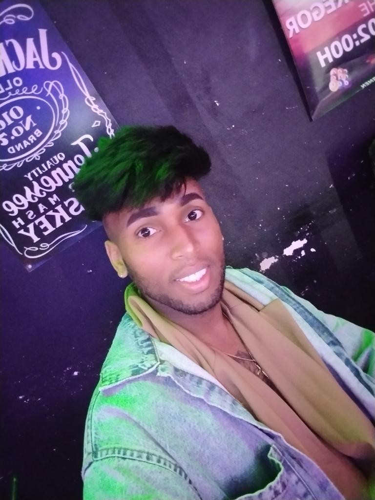 Chico busca chica en Las Palmas: 