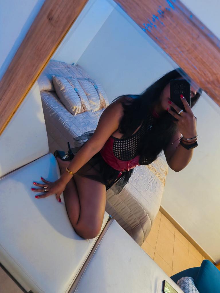 602191907: Chica busca chico en Gerona