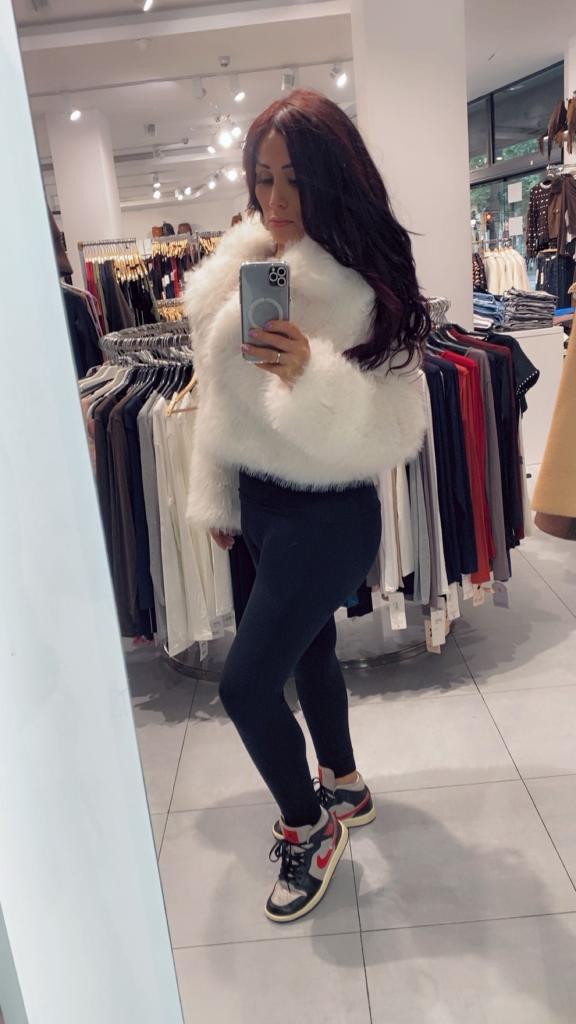 631121856: Transexual en Gerona