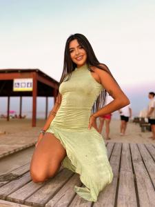 Chica busca chico en Ibiza: 