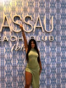 687774066: Chica busca chico en Ibiza