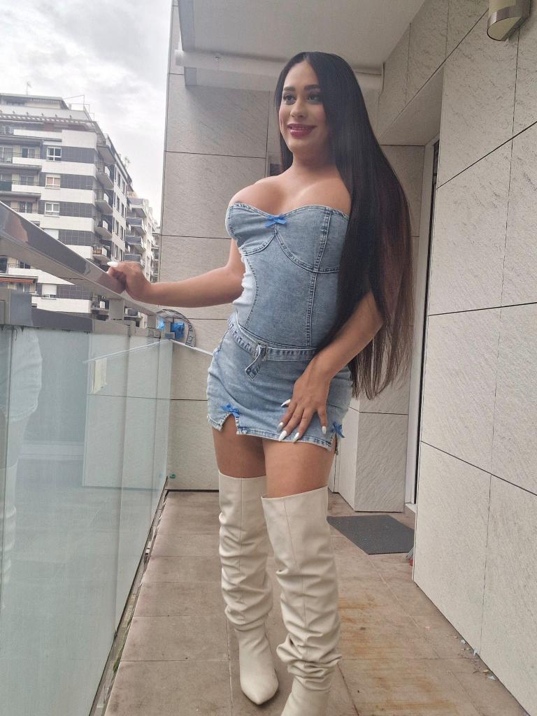 611275347: Travesti en León