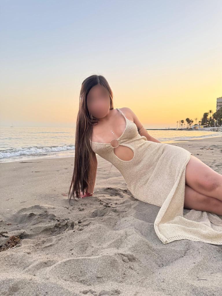 647163074: Chica busca chico en Málaga