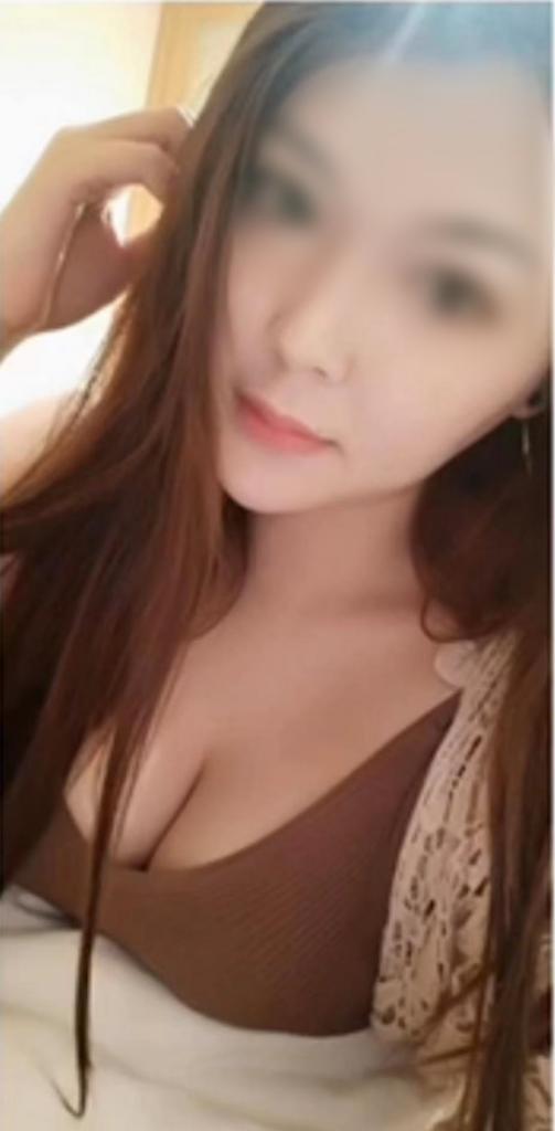 613401451: Chica busca chico en Gerona