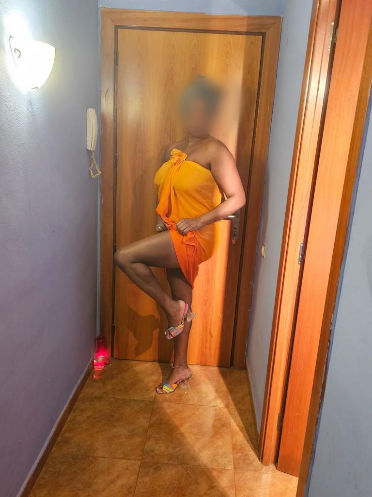 Chica busca chico en Almería: 