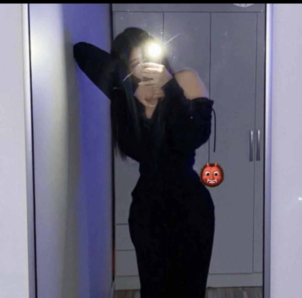 614847385: Chica busca chico en Barcelona