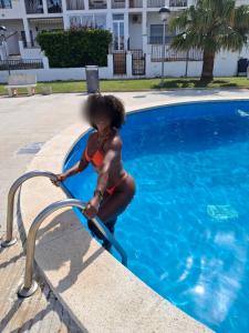 615687097: Chica busca chico en Granada