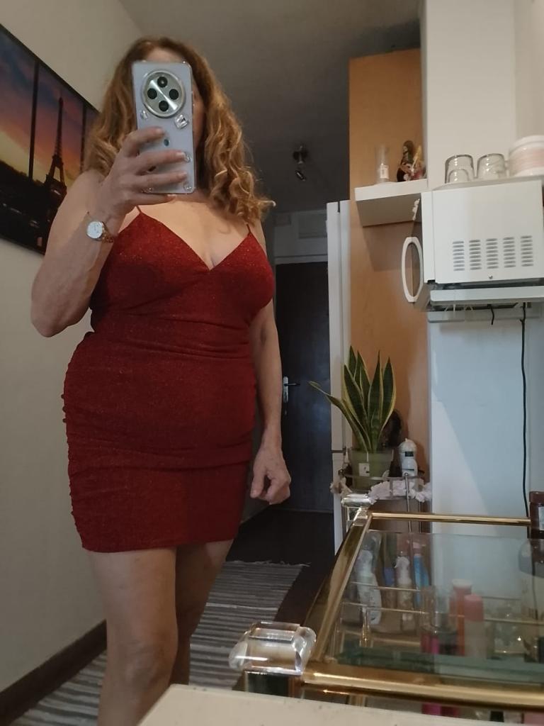 742076709: Chica busca chico en Málaga