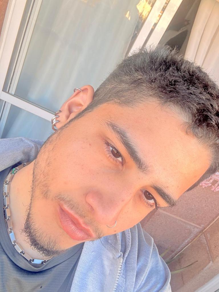 Chico busca chica en Almería: 