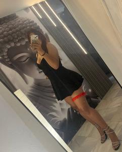 633846678: Chica busca chico en Sevilla