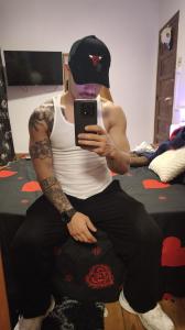 624776136: Chica busca chico en Cantabria