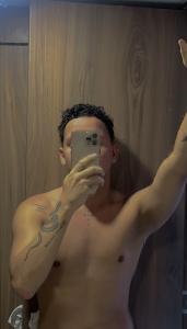 658747307: Chico busca chica en Pontevedra