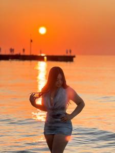 672985859: Chica busca chico en Ibiza