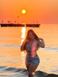 672985859: Chica busca chico en Ibiza