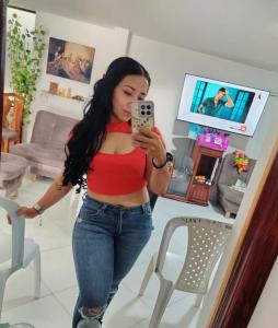 641042403: Chica busca chico en Valencia