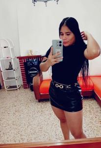 660106231: Chica busca chico en Gerona