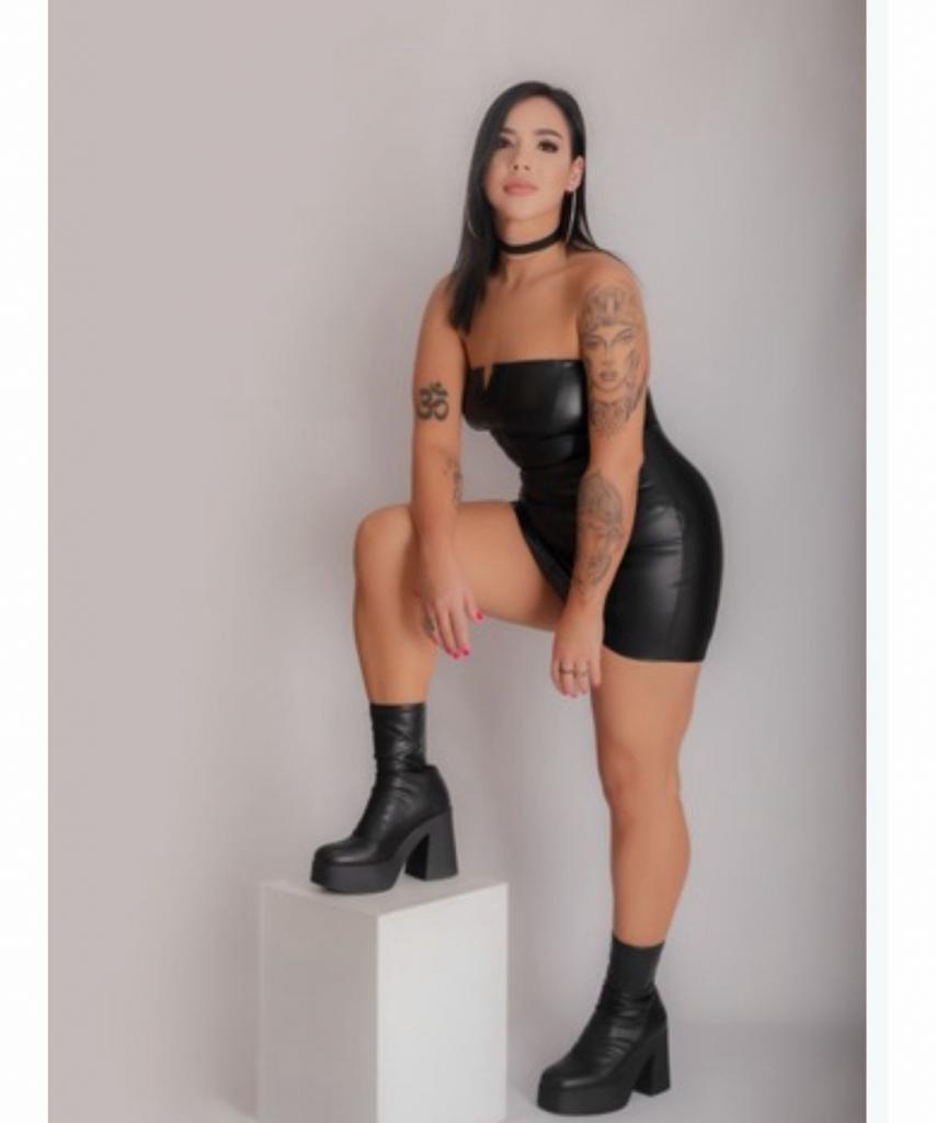 Chica busca chico en Granada: 