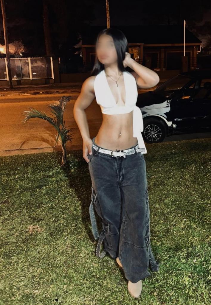 666411872: Chica busca chico en Sevilla