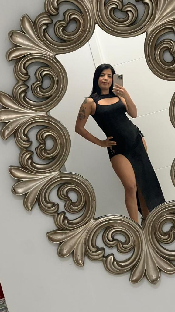 637977154: Chica busca chico en Valencia