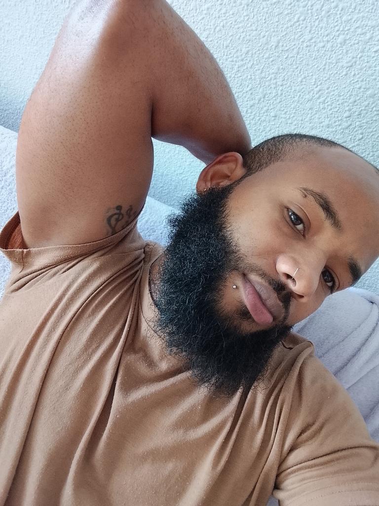 603937122: Chico busca chica en Madrid