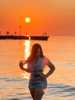 672985859: Chica busca chico en Ibiza