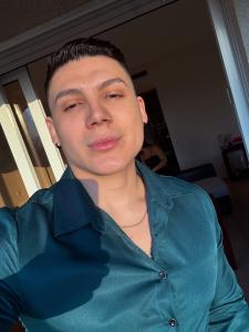 688753947: Chico busca chica en Valencia