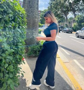 692077326: Chica busca chico en Pontevedra