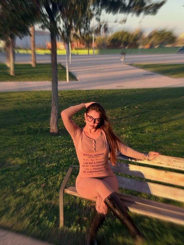 Chica busca chico en Ibiza: 