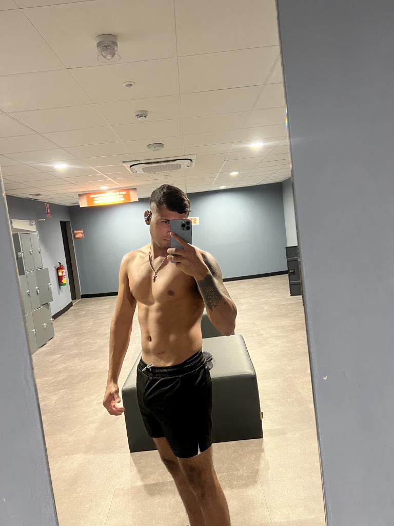 612200728: Chico busca chica en Valencia