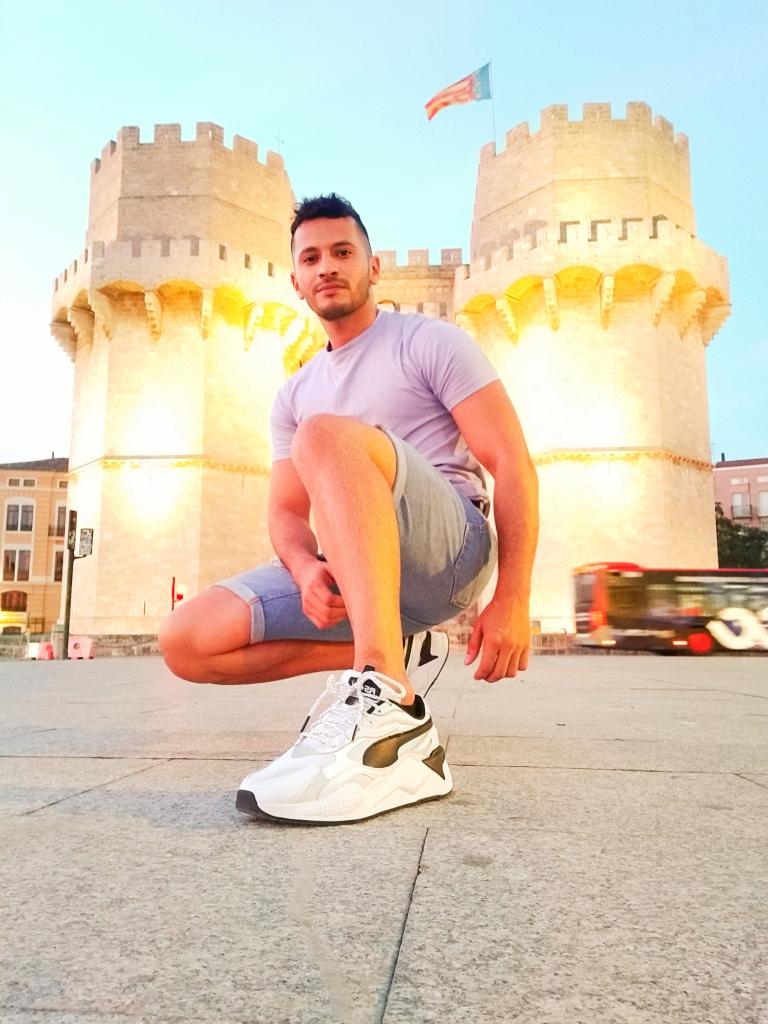 Chico busca chica en Valencia: 