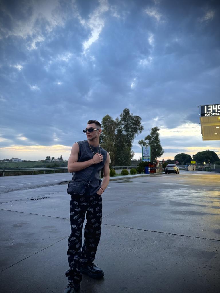 Chico busca chica en Málaga: 